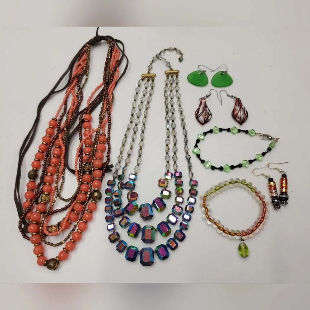 Peacock AB Aurora Borealis Glass Crystal Bead Necklace And Art Class Jewelry Lot